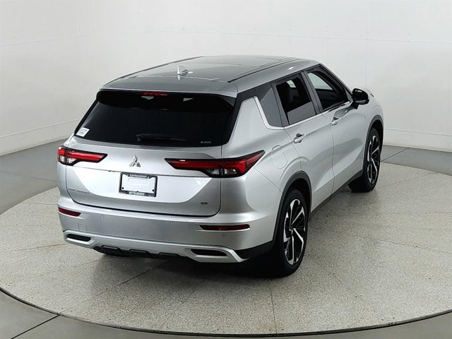 2024 Mitsubishi Outlander Base