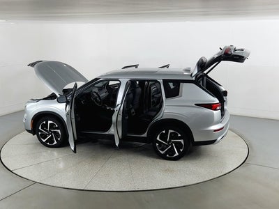 2024 Mitsubishi Outlander Base