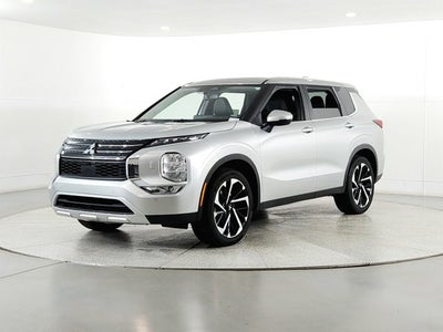 2024 Mitsubishi Outlander Base