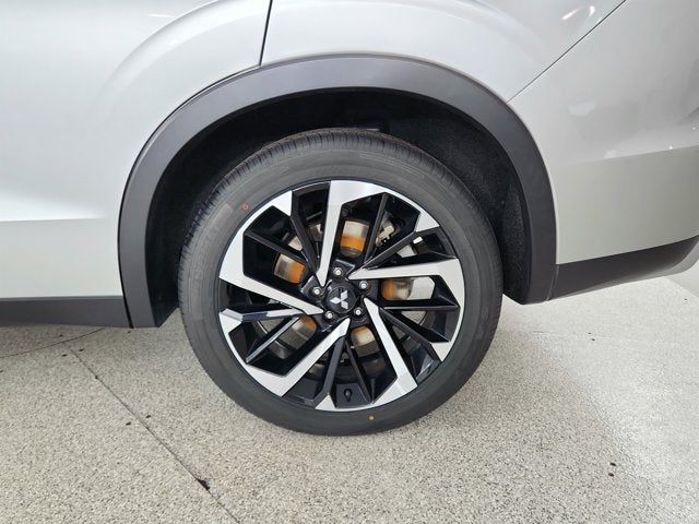 2024 Mitsubishi Outlander Base