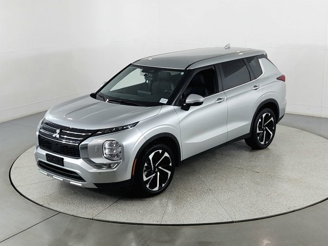 2024 Mitsubishi Outlander Base