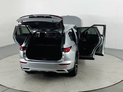 2024 Mitsubishi Outlander Base