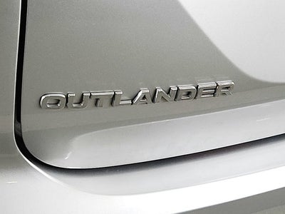 2024 Mitsubishi Outlander Base