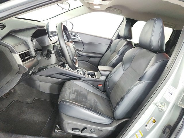 2024 Mitsubishi Outlander Base