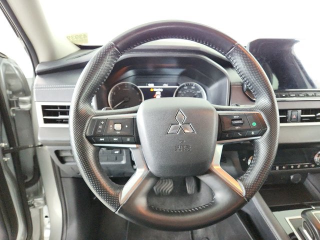 2024 Mitsubishi Outlander Base