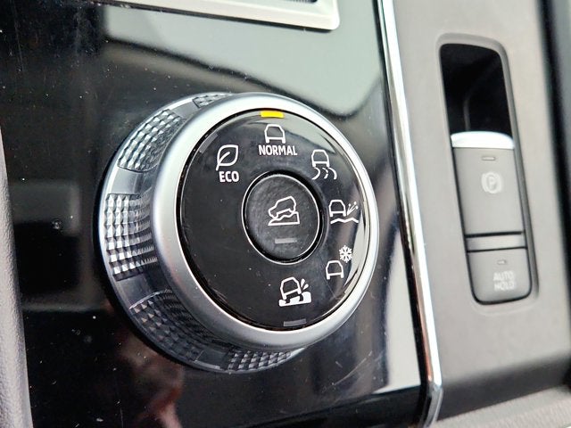 2024 Mitsubishi Outlander Base