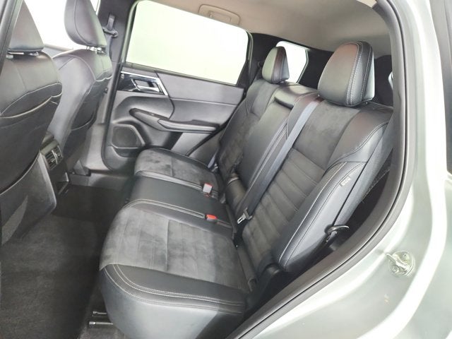 2024 Mitsubishi Outlander Base