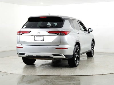 2024 Mitsubishi Outlander Base