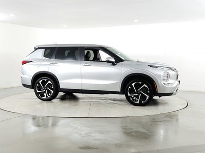 2024 Mitsubishi Outlander Base