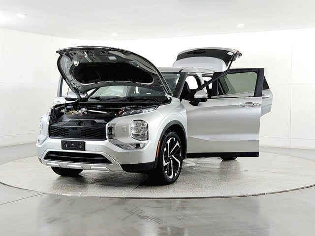 2024 Mitsubishi Outlander Base