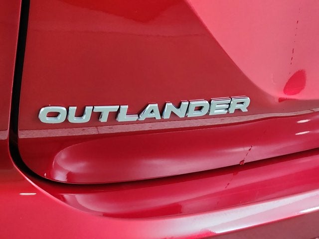 2025 Mitsubishi Outlander Base