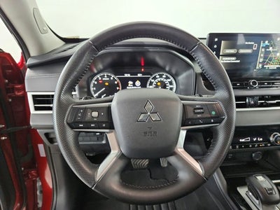 2025 Mitsubishi Outlander Base