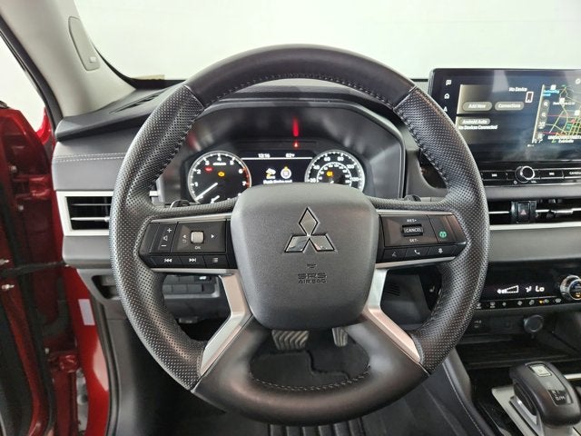 2025 Mitsubishi Outlander Base