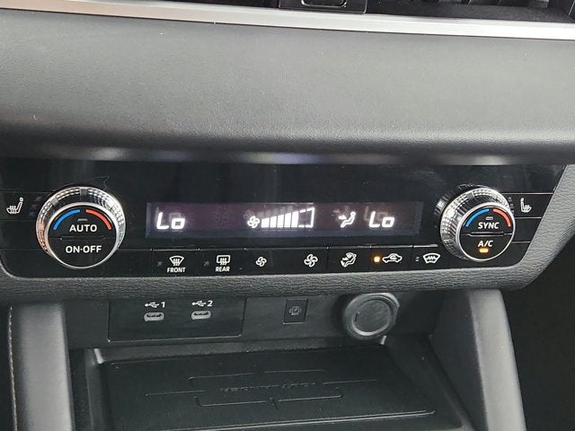 2025 Mitsubishi Outlander Base