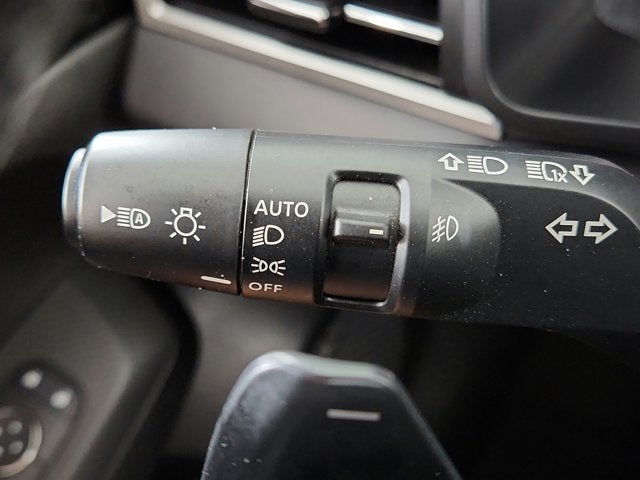 2025 Mitsubishi Outlander Base