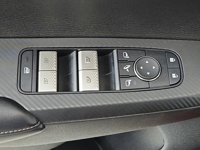 2025 Mitsubishi Outlander Base