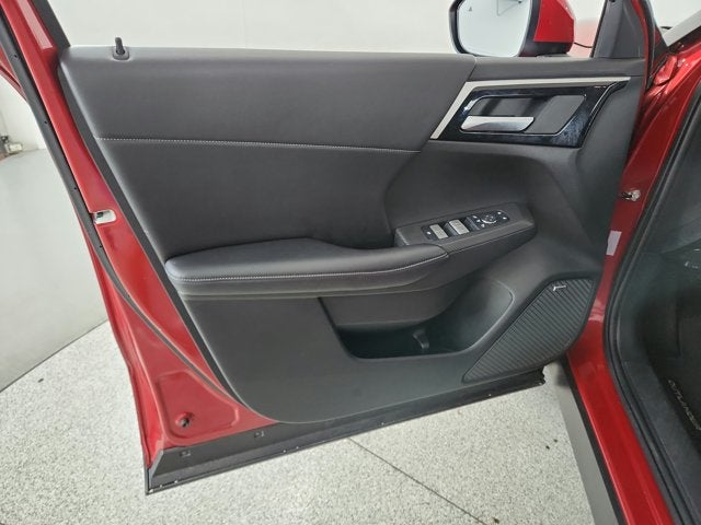 2025 Mitsubishi Outlander Base