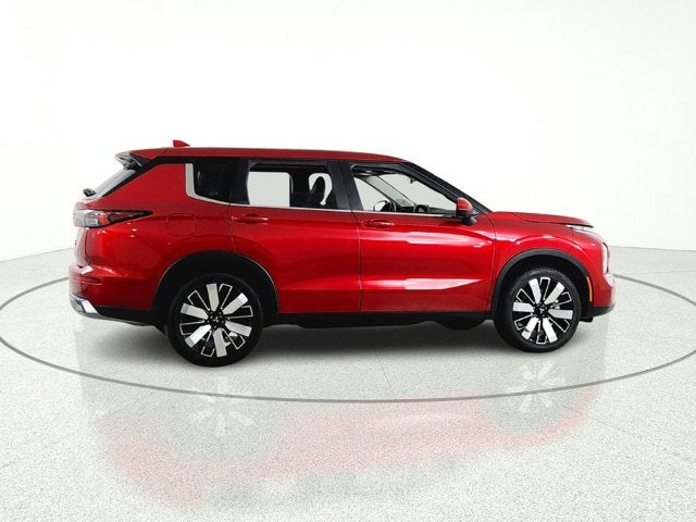2025 Mitsubishi Outlander Base