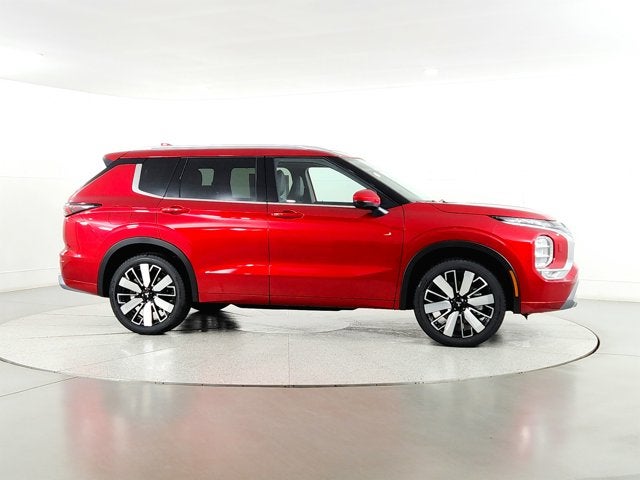 2025 Mitsubishi Outlander Base