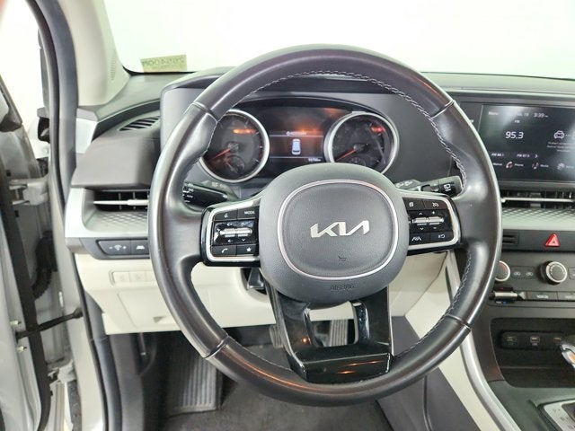 2023 Kia Carnival LX