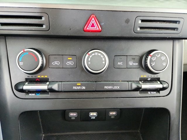 2023 Kia Carnival LX