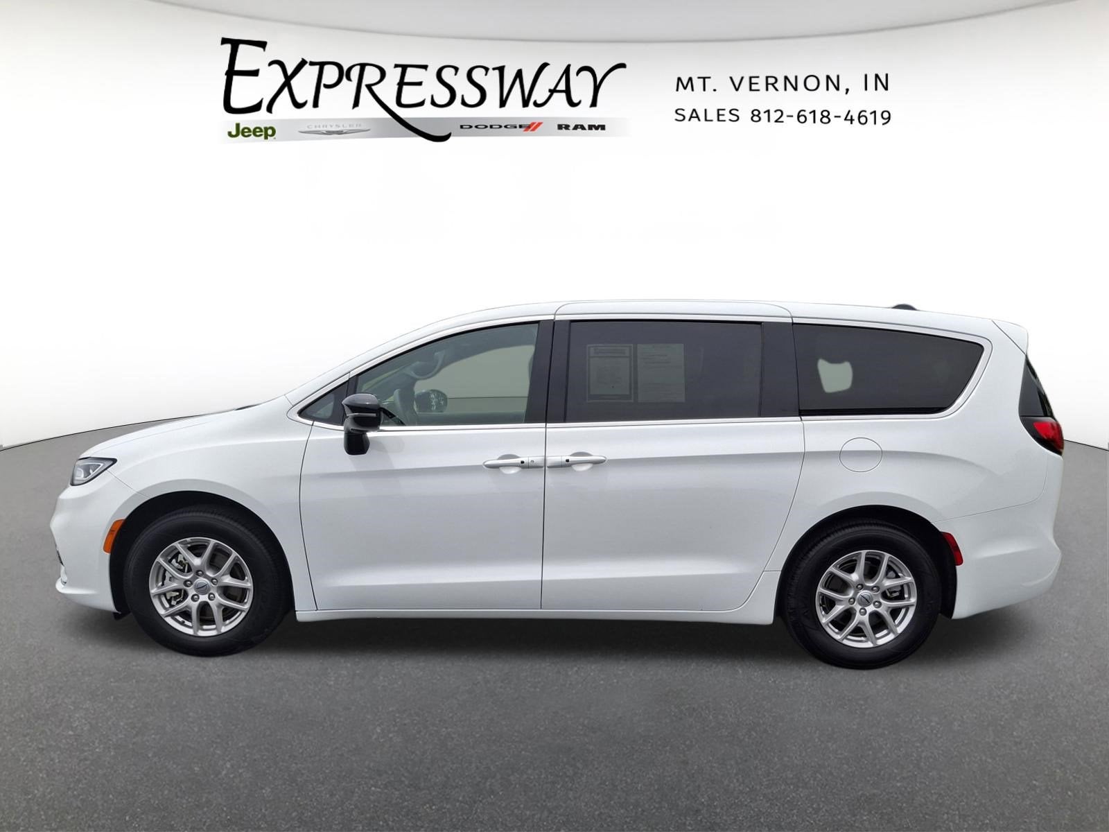2025 Chrysler Pacifica Select