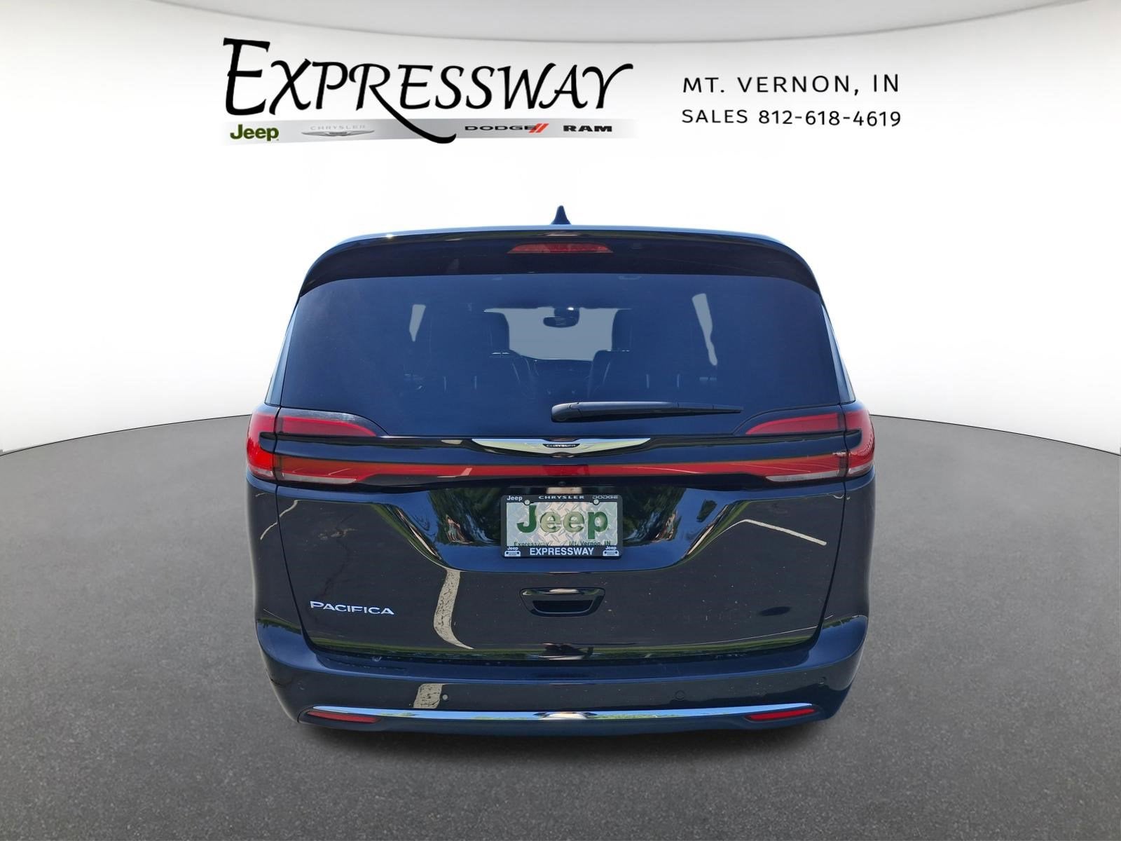2025 Chrysler Pacifica Select