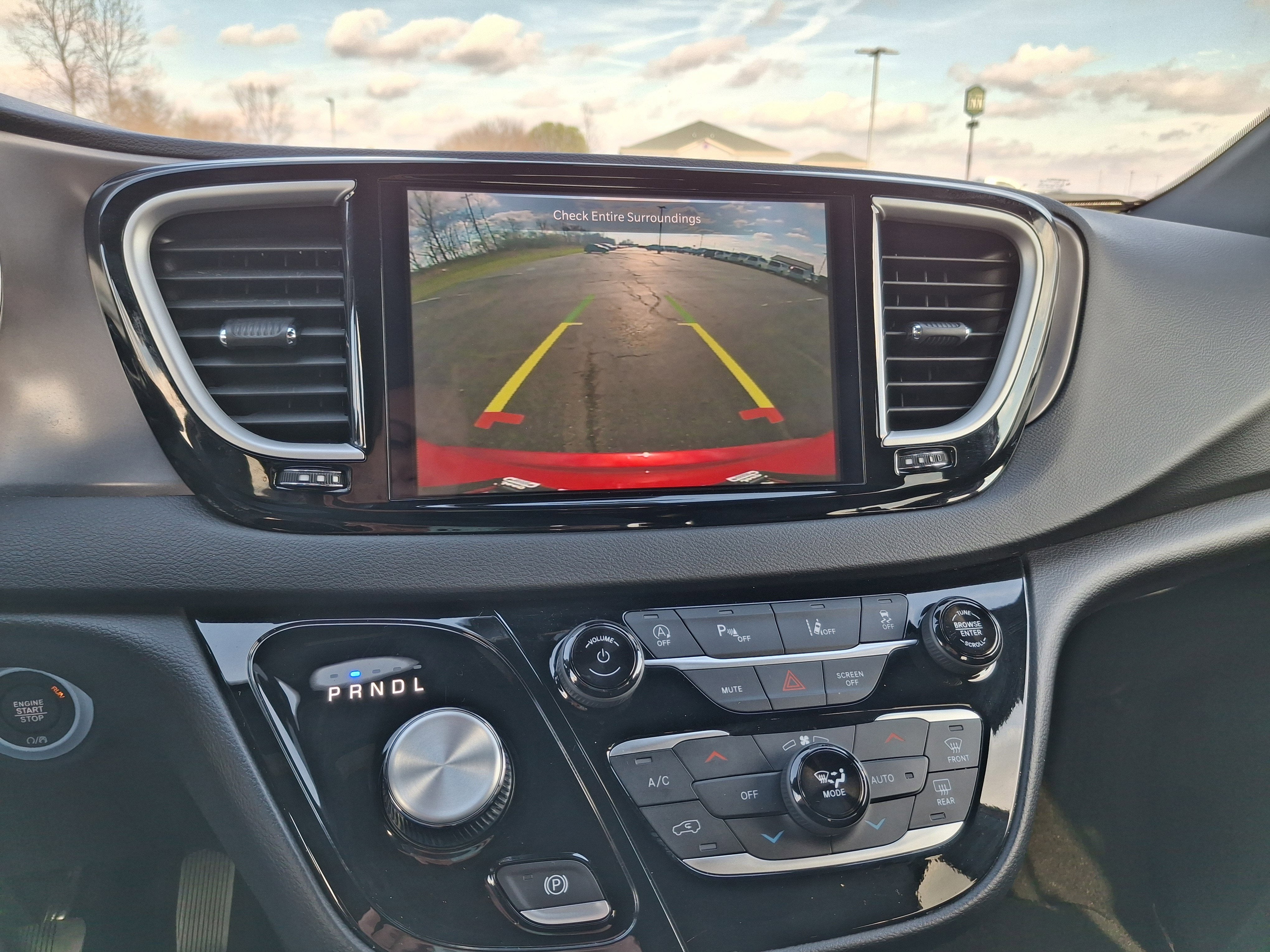 2025 Chrysler Pacifica Select