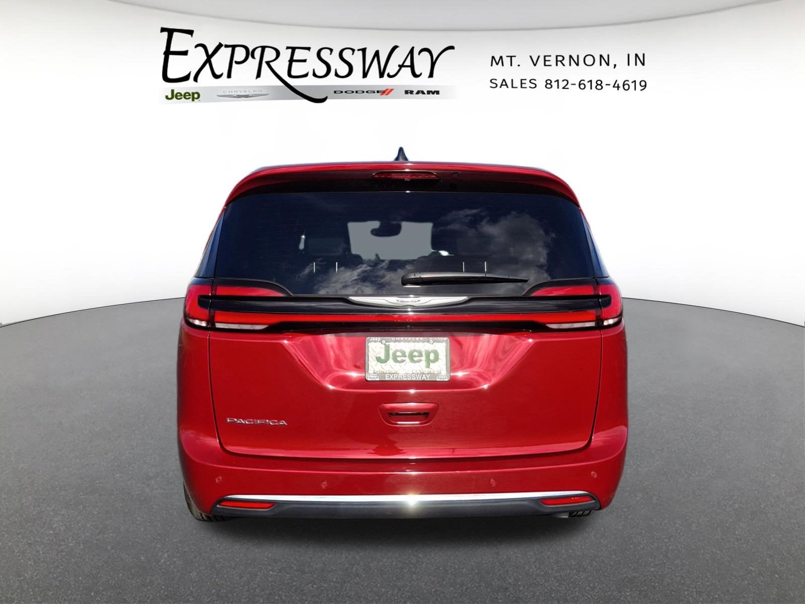 2025 Chrysler Pacifica Select