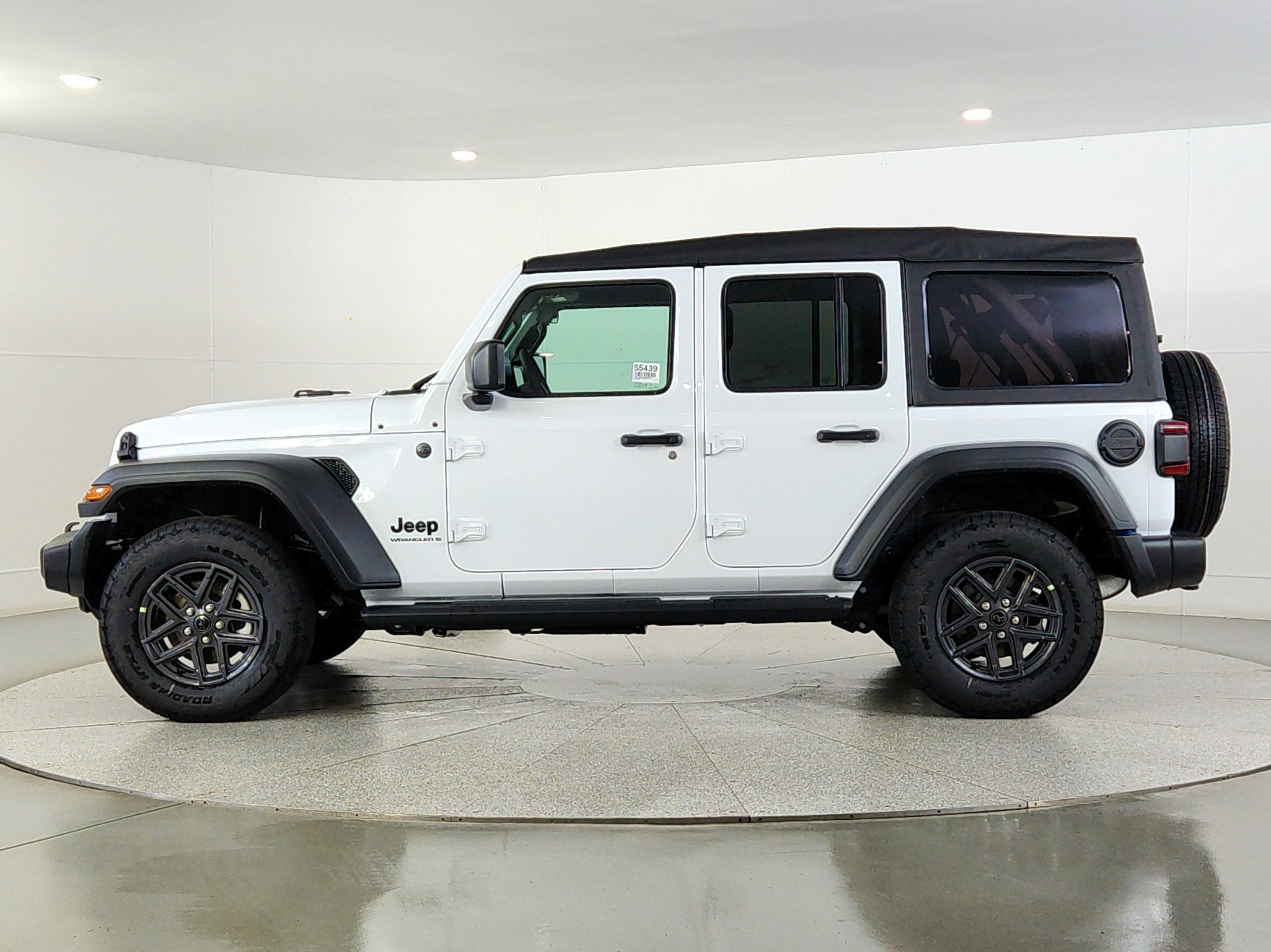 2025 Jeep Wrangler JEEP WRANGLER 4-DOOR SPORT