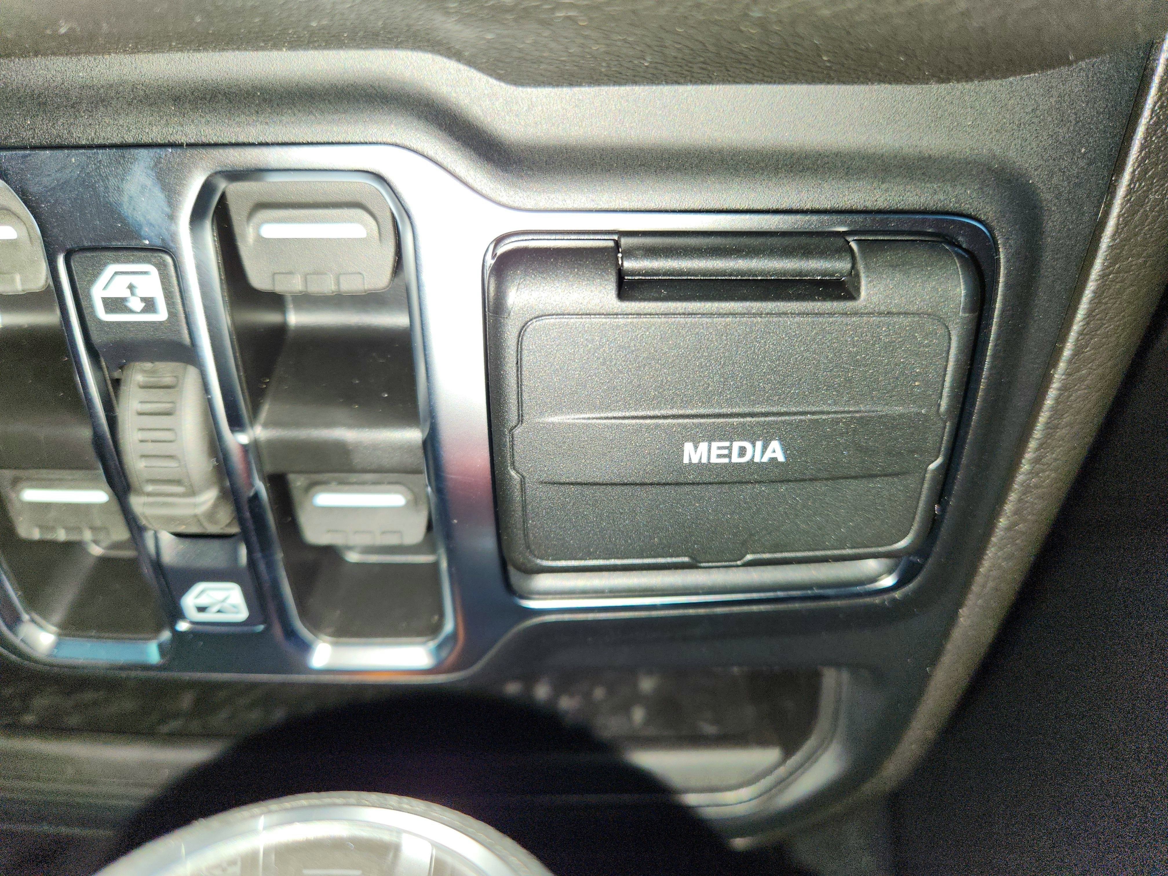 2025 Jeep Wrangler JEEP WRANGLER 4-DOOR SPORT