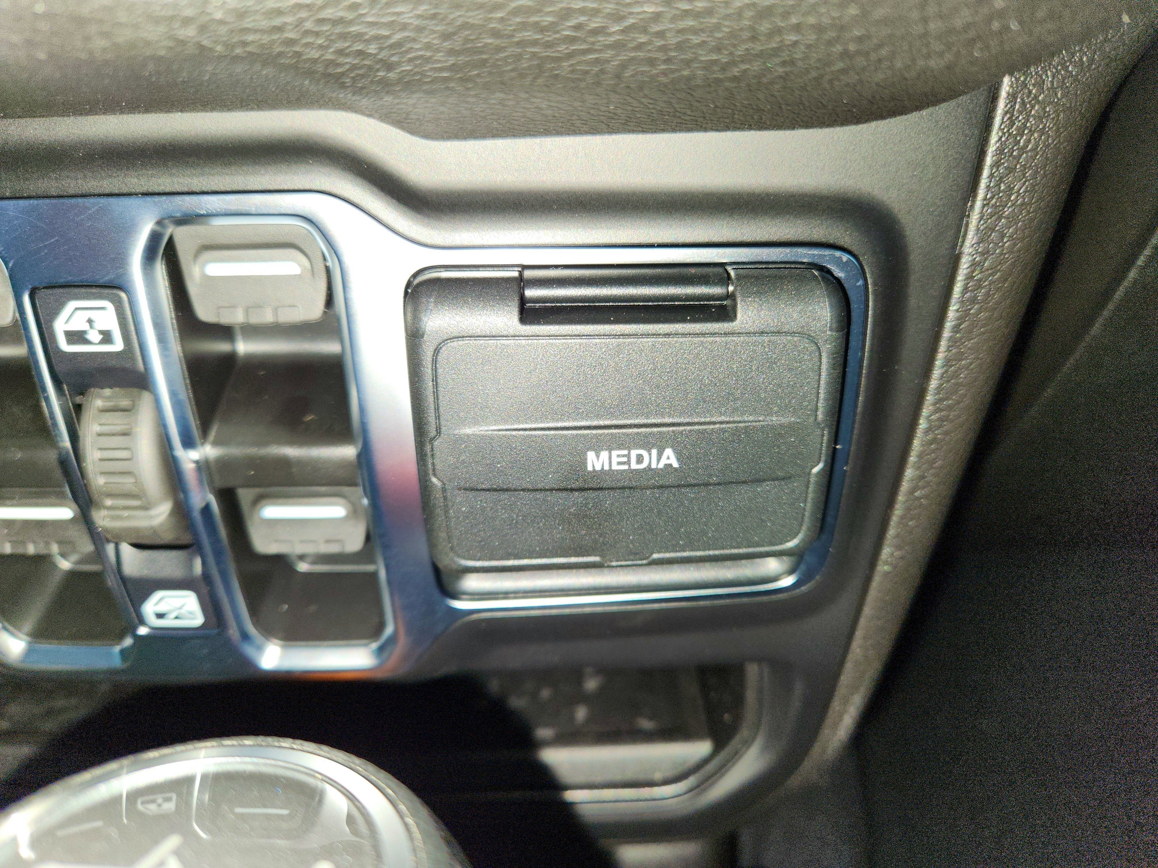 2025 Jeep Wrangler JEEP WRANGLER 4-DOOR SPORT