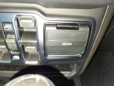 2026 Jeep Wrangler JEEP WRANGLER 4-DOOR SAHARA