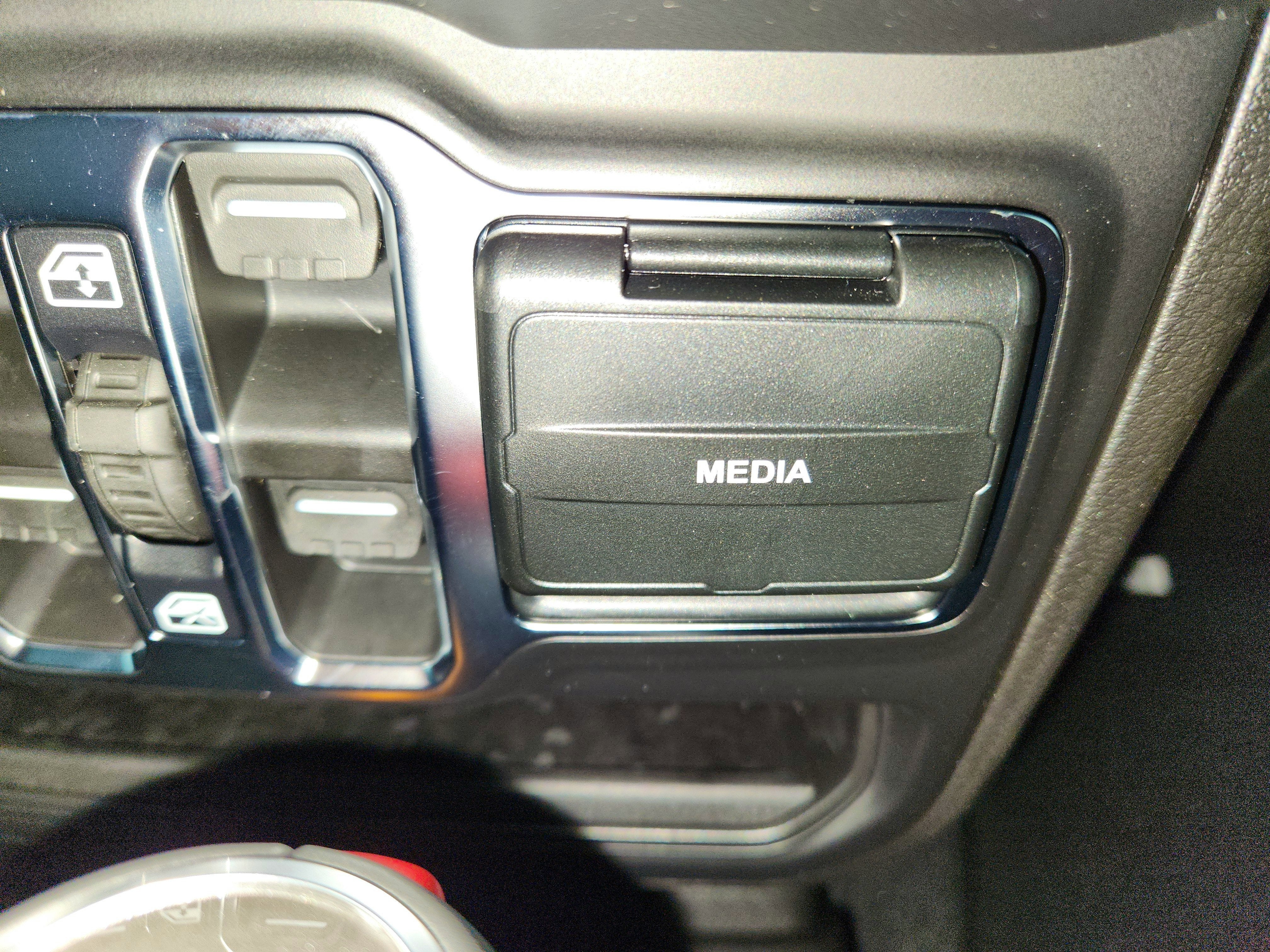 2026 Jeep Wrangler JEEP WRANGLER 4-DOOR SAHARA