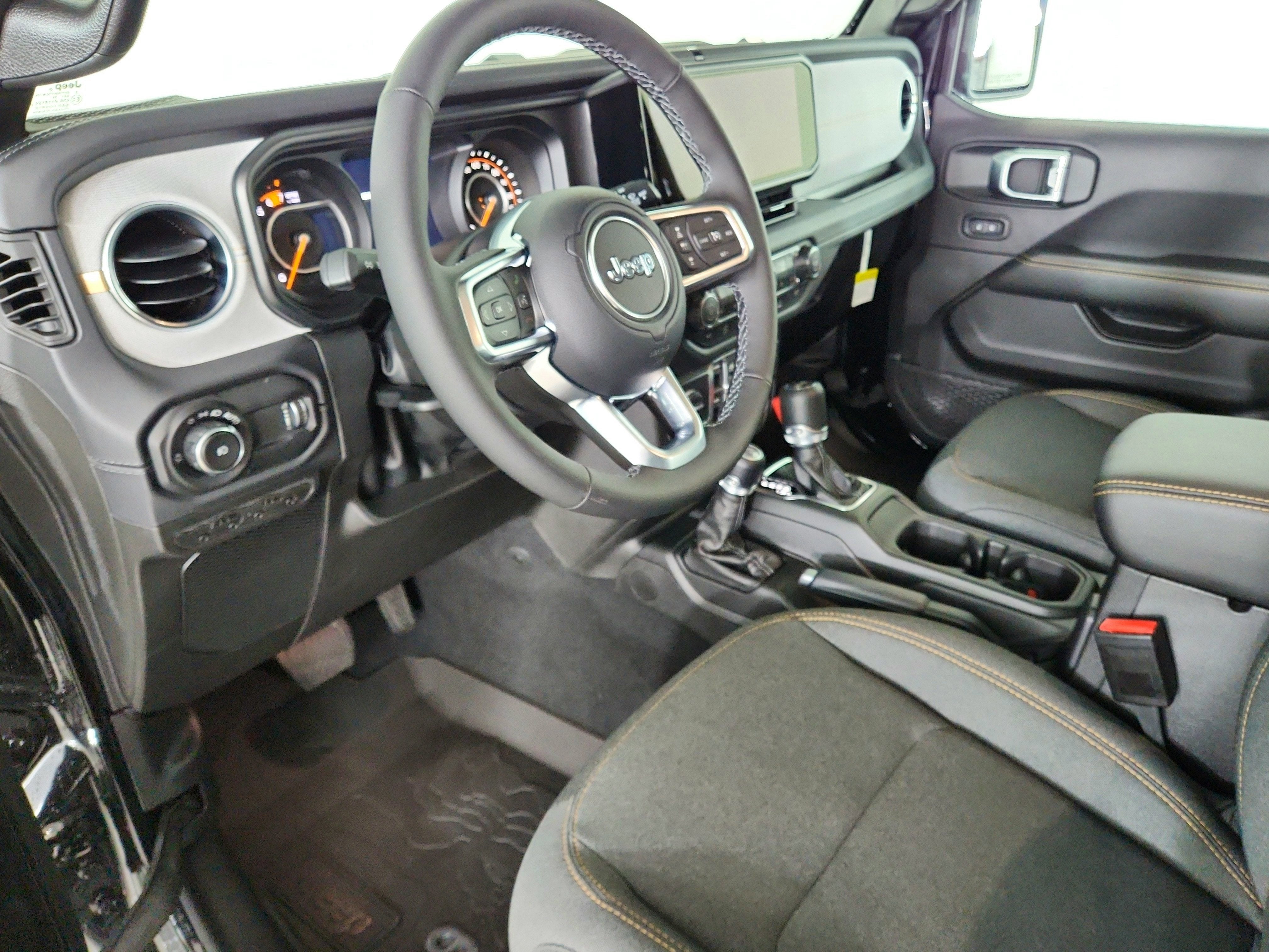 2026 Jeep Wrangler JEEP WRANGLER 4-DOOR SAHARA