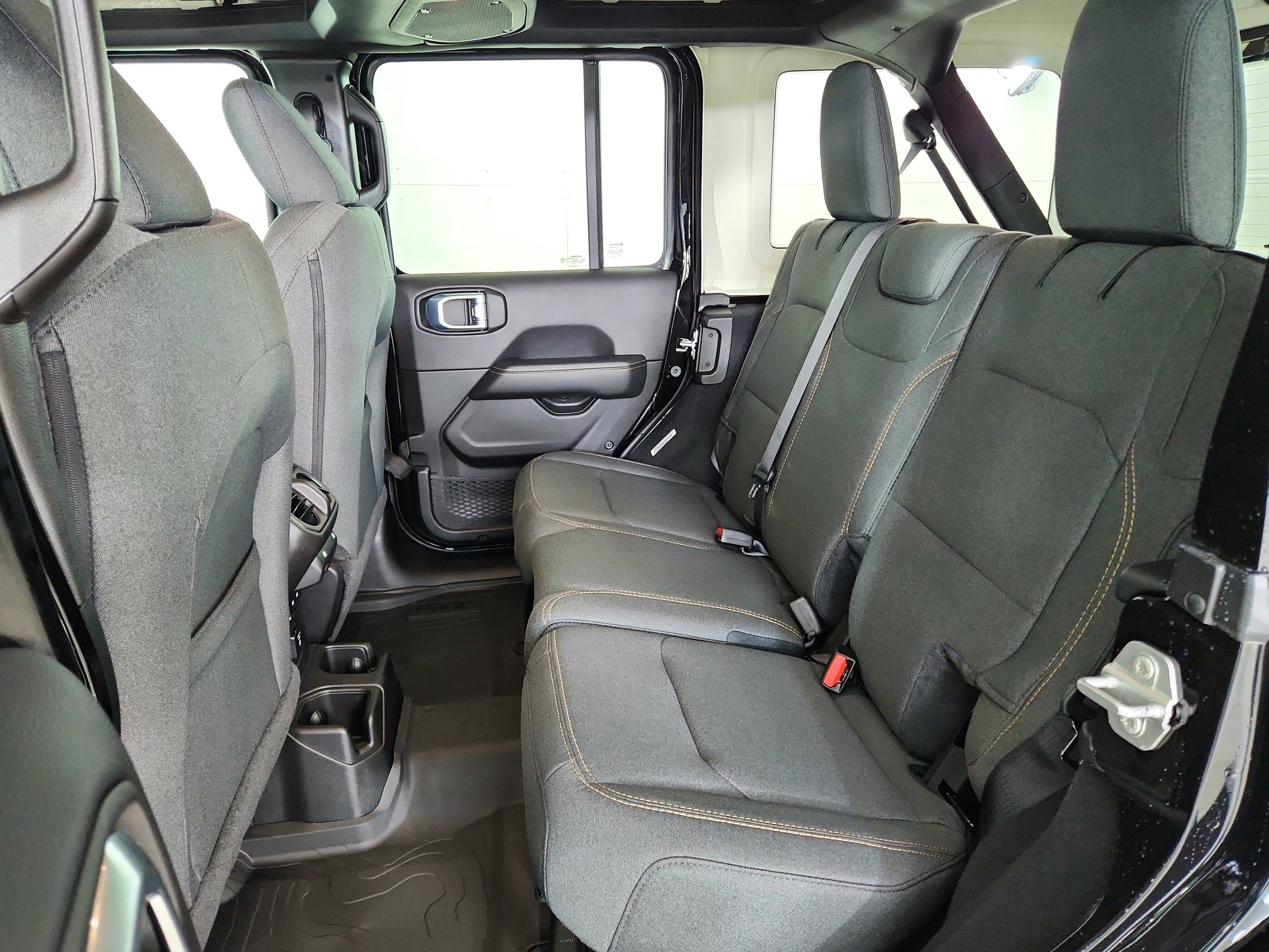 2026 Jeep Wrangler JEEP WRANGLER 4-DOOR SAHARA