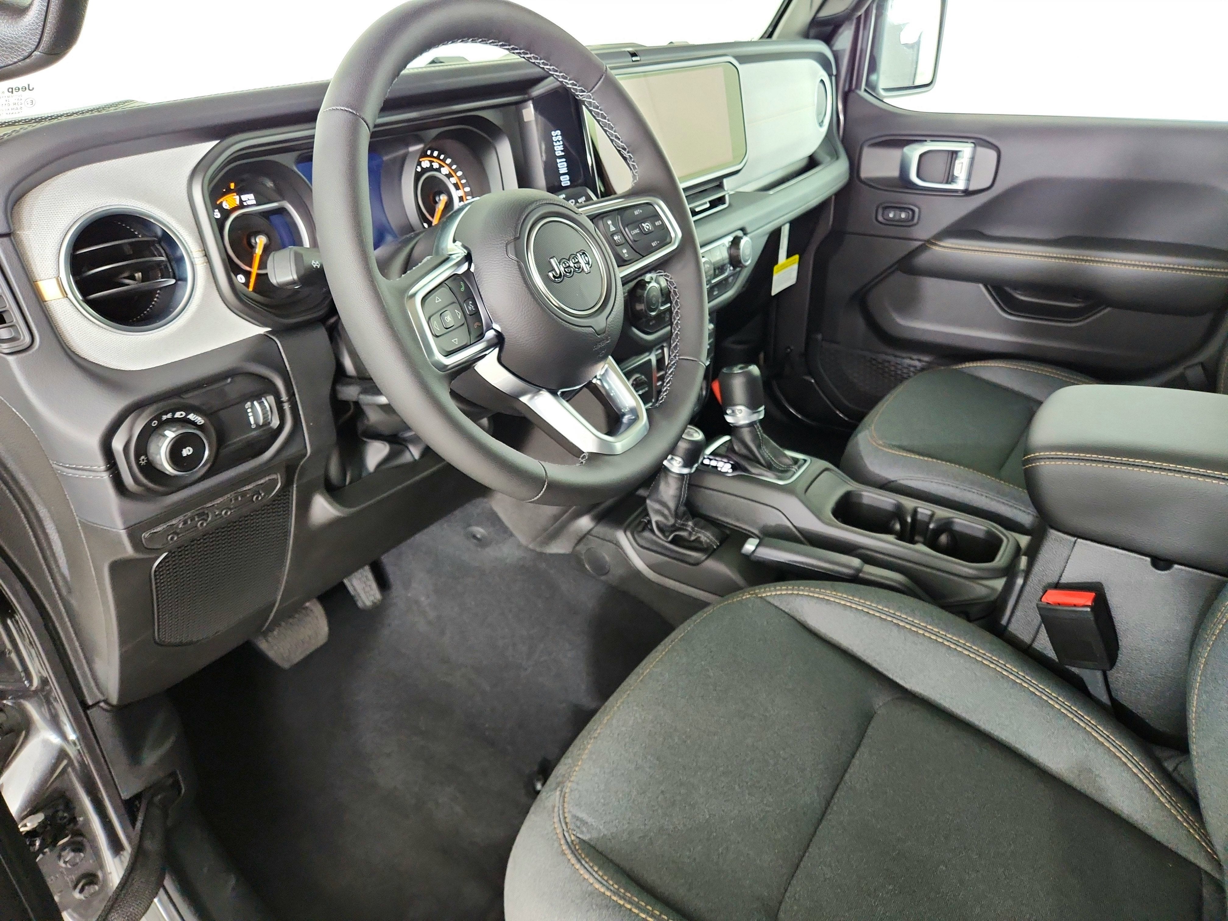 2026 Jeep Wrangler JEEP WRANGLER 4-DOOR SAHARA