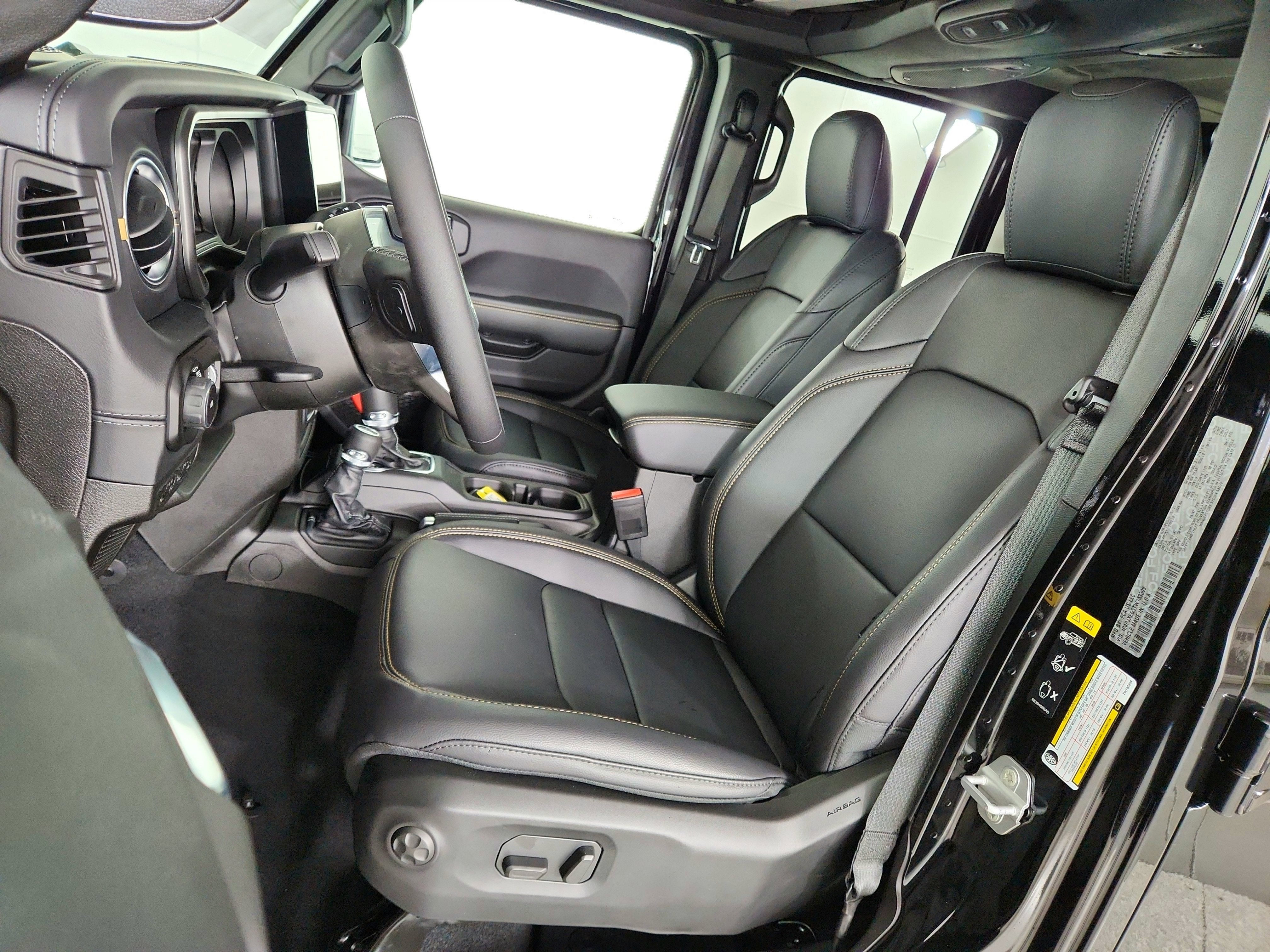 2026 Jeep Wrangler JEEP WRANGLER 4-DOOR SAHARA