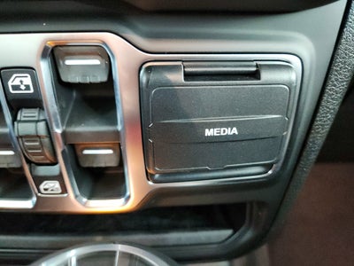 2026 Jeep Wrangler JEEP WRANGLER 4-DOOR SAHARA