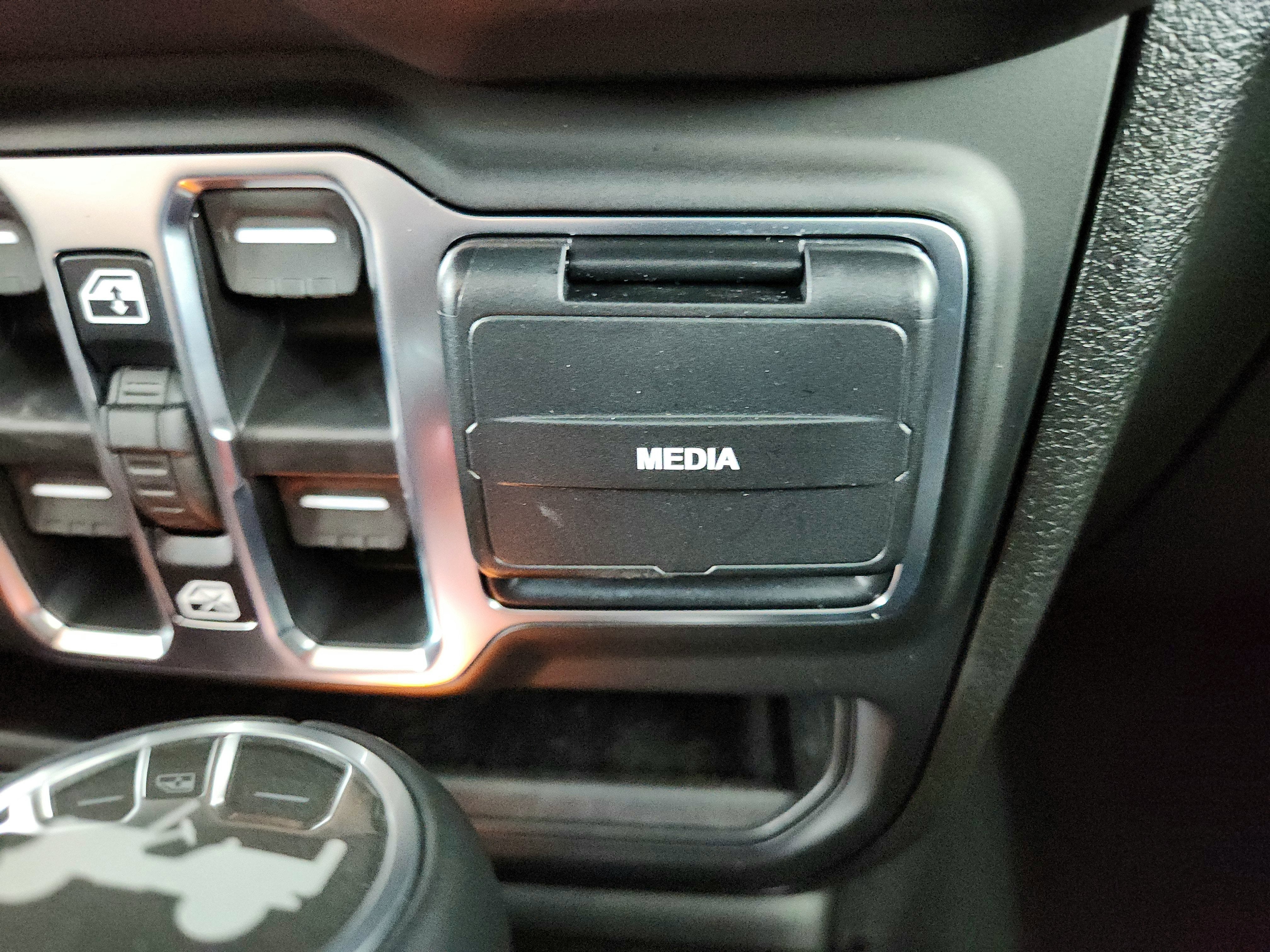 2026 Jeep Wrangler JEEP WRANGLER 4-DOOR SAHARA