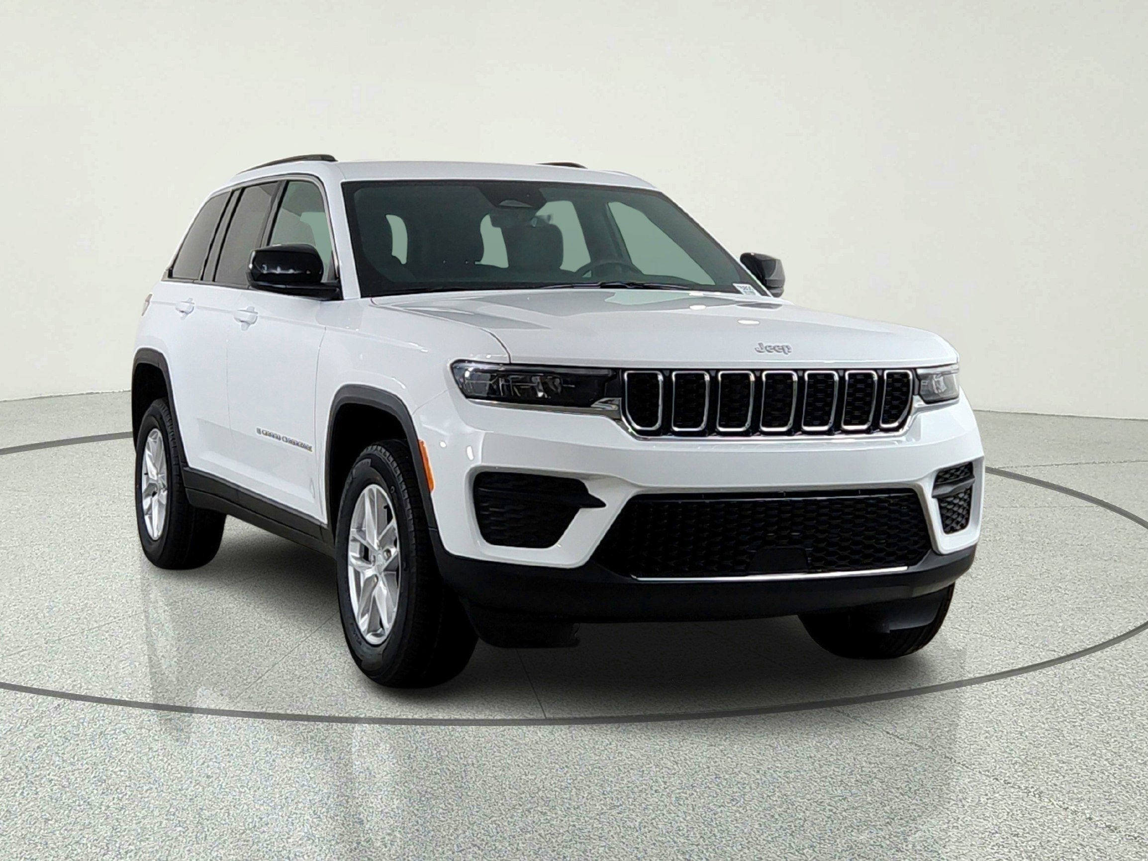 2026 Jeep Grand Cherokee JEEP GRAND CHEROKEE LAREDO 4X2