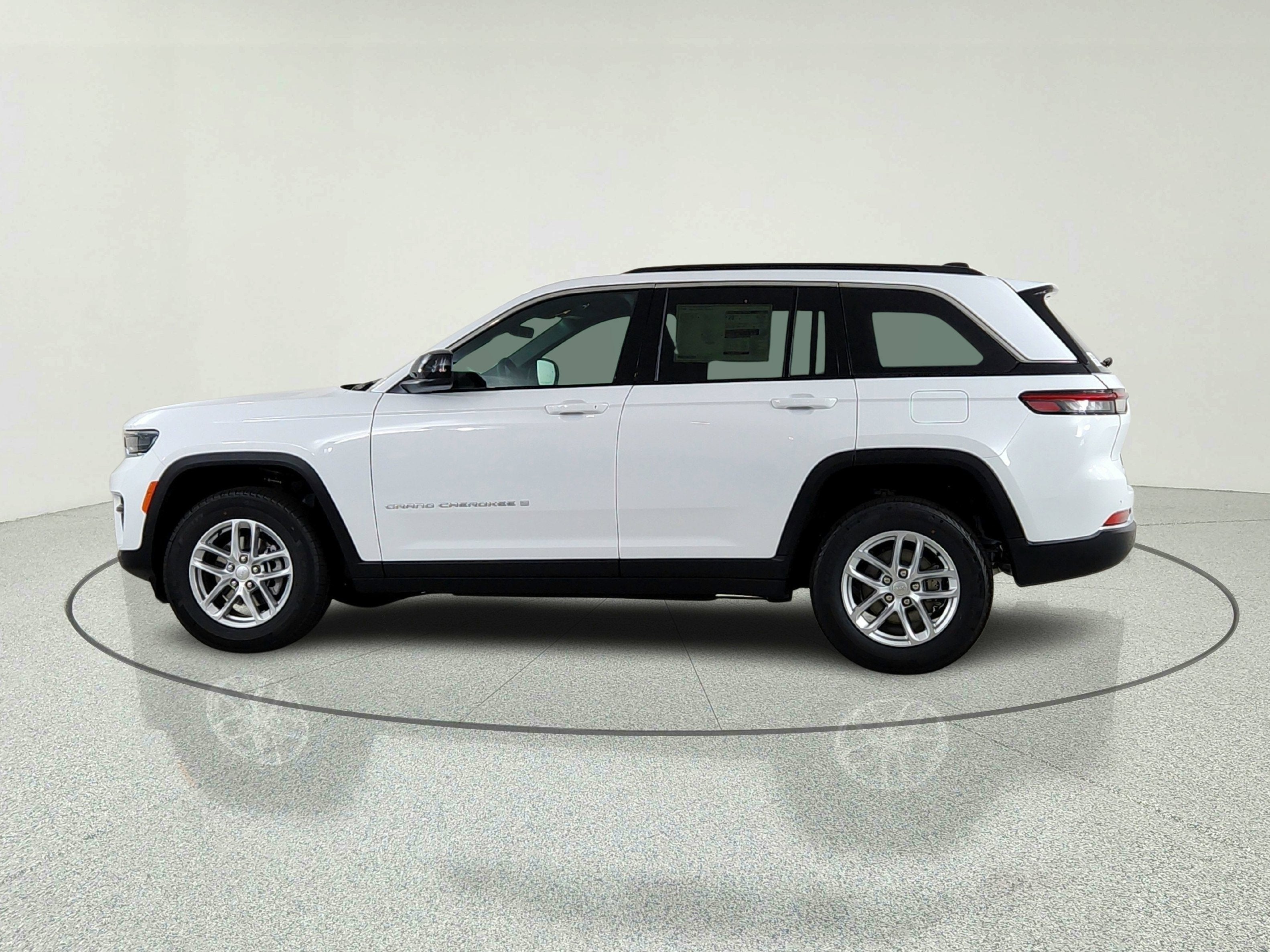 2026 Jeep Grand Cherokee JEEP GRAND CHEROKEE LAREDO 4X2
