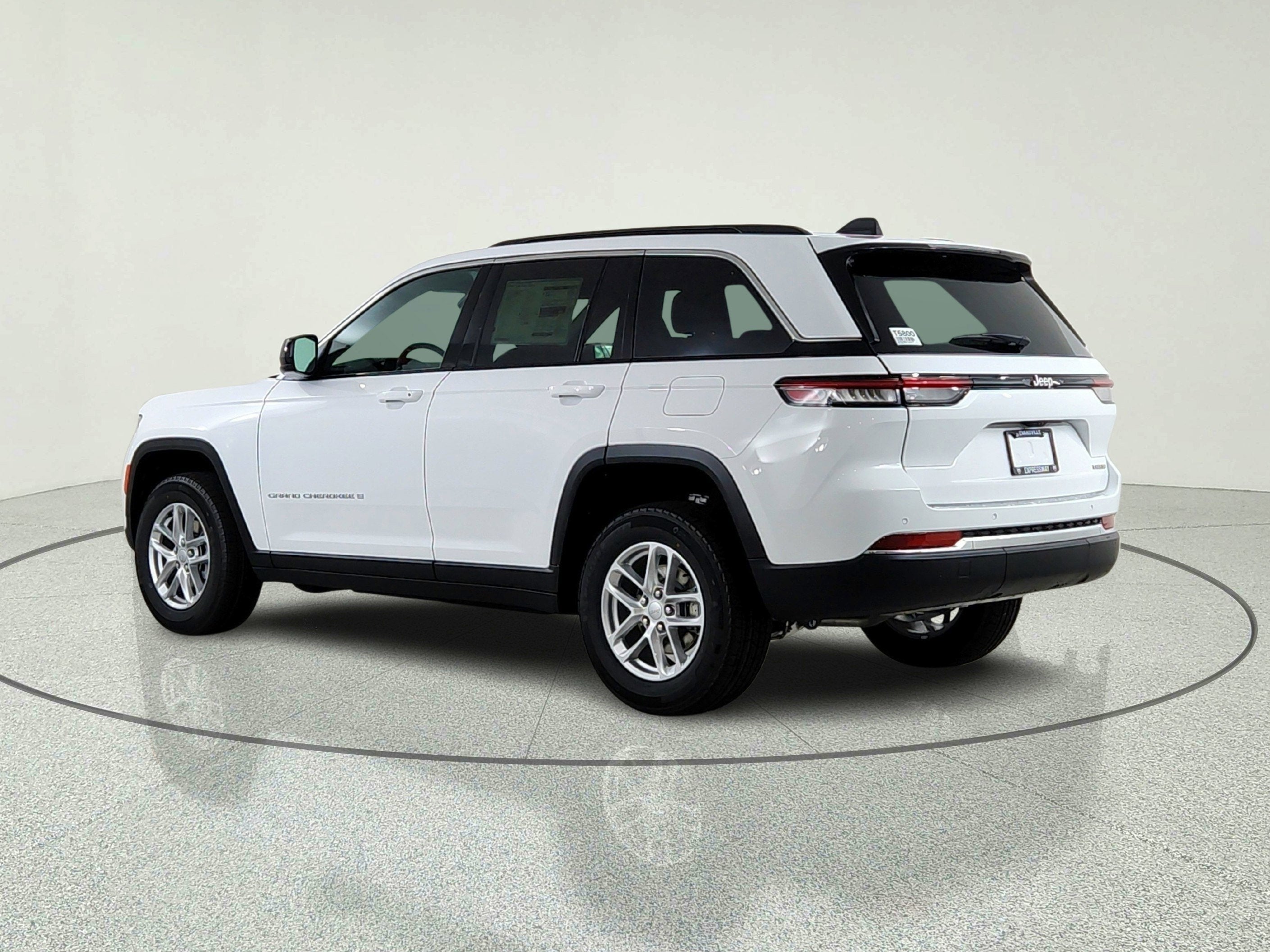2026 Jeep Grand Cherokee JEEP GRAND CHEROKEE LAREDO 4X2