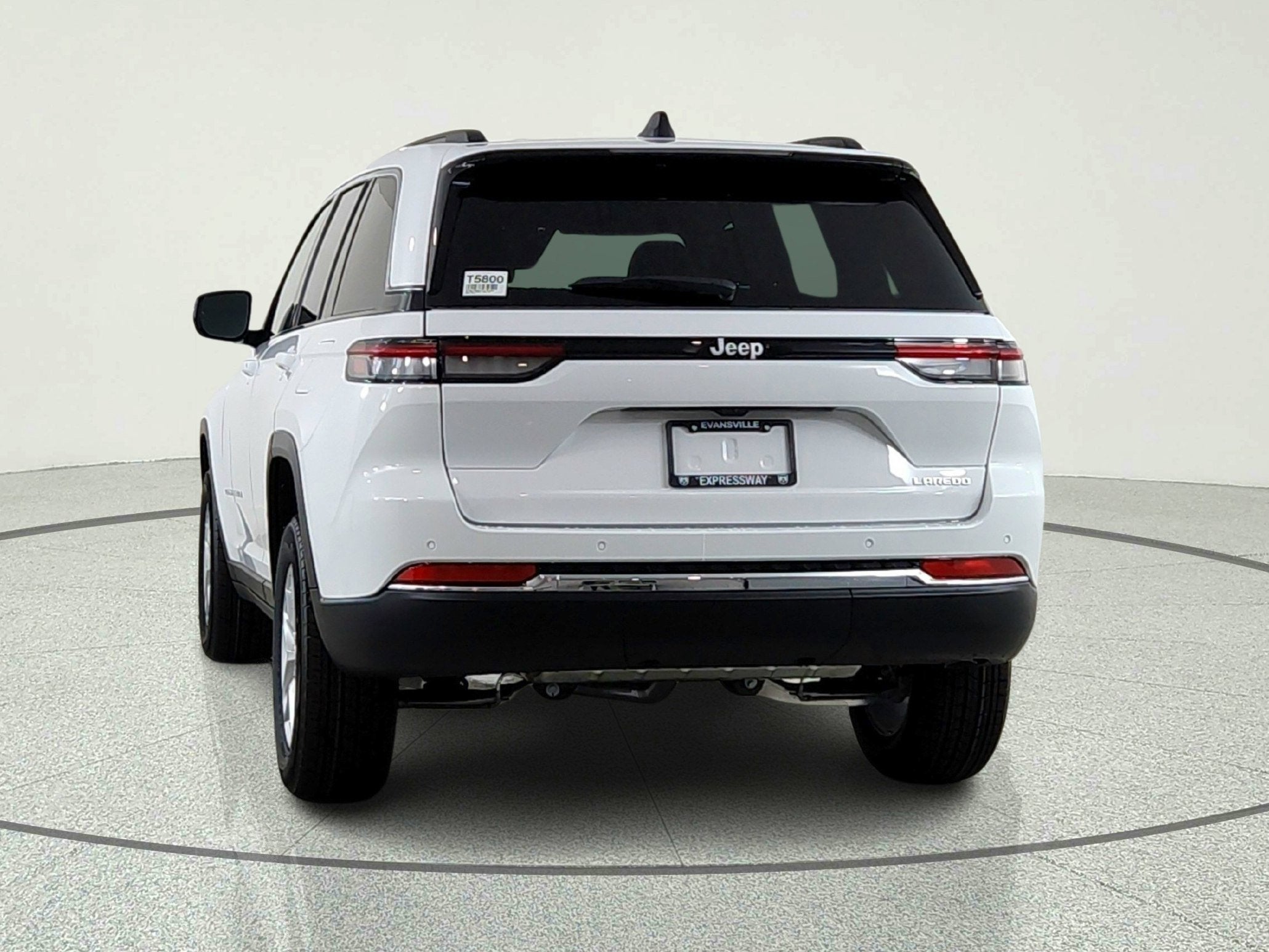 2026 Jeep Grand Cherokee JEEP GRAND CHEROKEE LAREDO 4X2