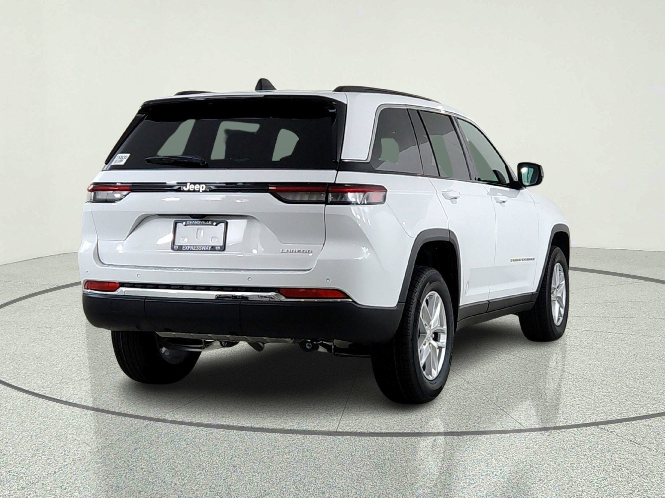 2026 Jeep Grand Cherokee JEEP GRAND CHEROKEE LAREDO 4X2