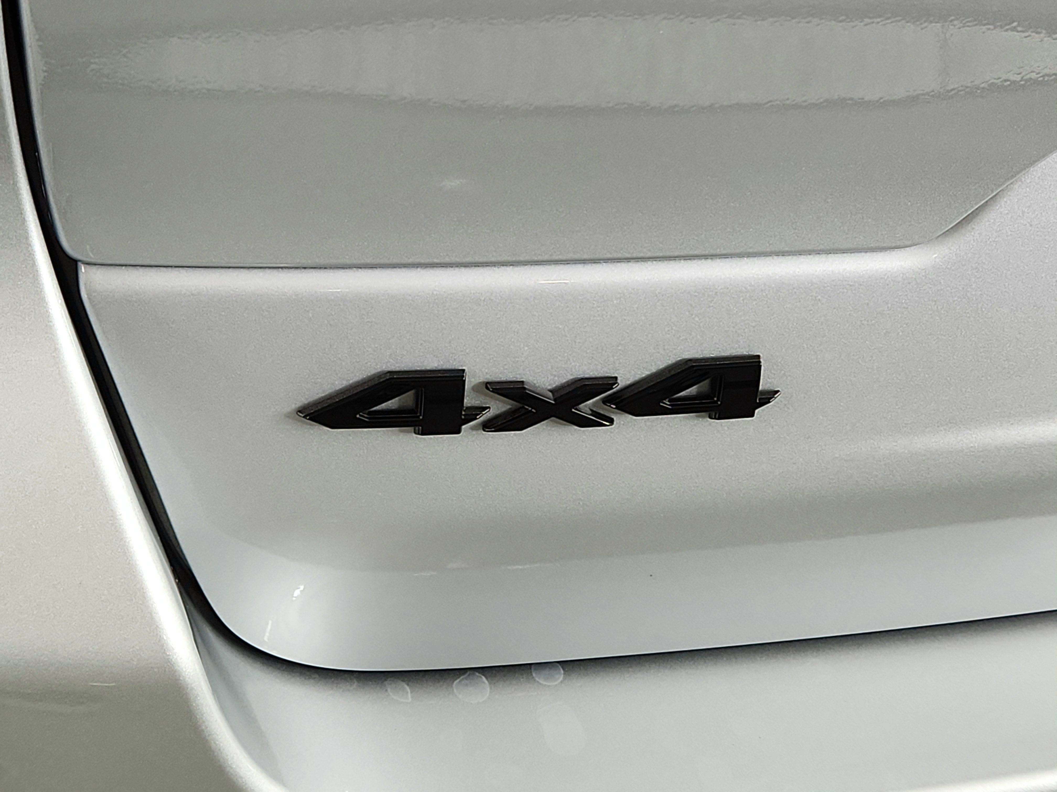 2025 Jeep Grand Cherokee JEEP GRAND CHEROKEE LAREDO 4X4