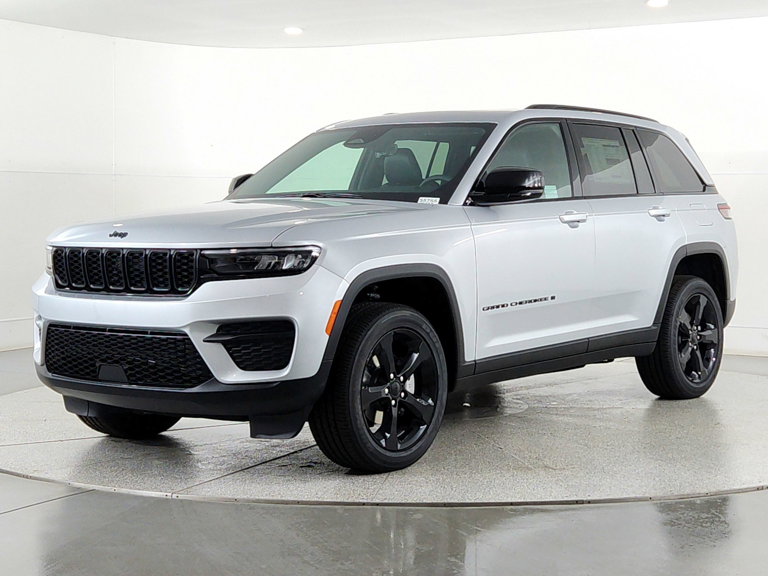 2025 Jeep Grand Cherokee JEEP GRAND CHEROKEE LAREDO 4X4