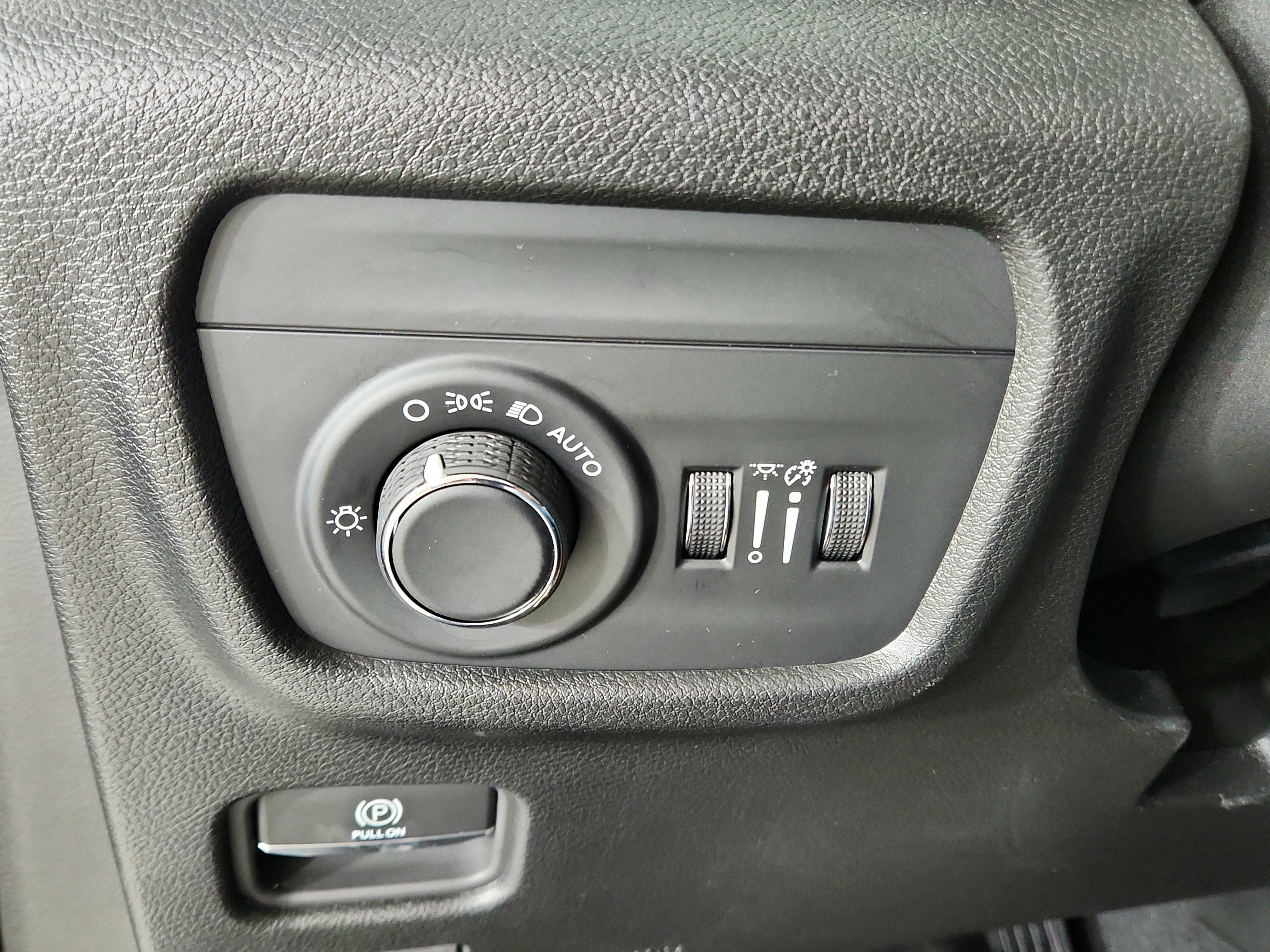 2025 Jeep Grand Cherokee JEEP GRAND CHEROKEE LAREDO 4X4