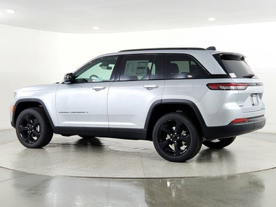 2025 Jeep Grand Cherokee JEEP GRAND CHEROKEE LAREDO 4X4