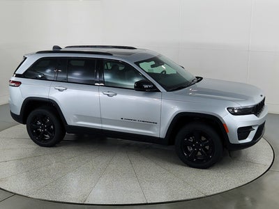 2025 Jeep Grand Cherokee JEEP GRAND CHEROKEE LAREDO 4X4
